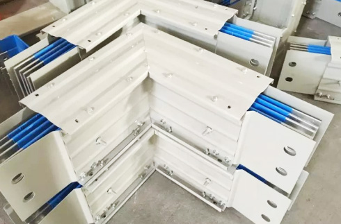 空氣型母線槽與密集型母線槽有什么區(qū)別？